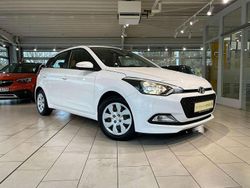 Polar white Gebraucht 2016 Hyundai i20 Classic Kleinwagen | 7.990 € (Fairer Preis)