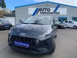 Grau Gebraucht 2022 Hyundai i10 Edition 30 Kleinwagen | 13.490 € (Fairer Preis)