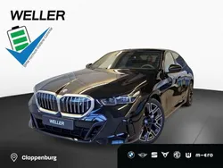 Saphirschwarz metallic (schwarz) Gebraucht 2024 BMW i5 Comfort Edition Limousine | 65.990 € (Etwas zu teuer)