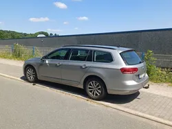 Silber Gebraucht 2015 VW Passat Comfortline Kombi | 8.900 € (Teuer)