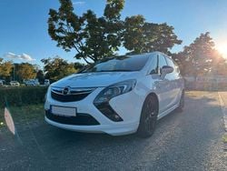 Weiß Gebraucht 2016 Opel Zafira Tourer OPC Van / Kleinbus | 11.990 € (Fairer Preis)
