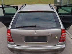 Beige Gebraucht 2004 Mercedes C200 Classic Kombi | 3.350 € (Teuer)