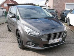 Grau Gebraucht 2018 Ford S-MAX Titanium Van / Kleinbus | 22.990 € (Etwas zu teuer)