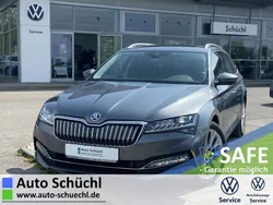 Grau Gebraucht 2022 Skoda Superb Style Kombi | 31.870 € (Etwas zu teuer)