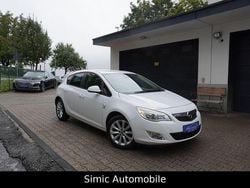 Weiß Gebraucht 2012 Opel Astra Limousine | 4.999 € (Fairer Preis)
