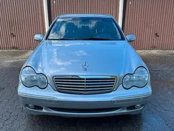 Silber Gebraucht 2003 Mercedes C220 Limousine | 3.880 €