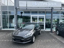 Grau Gebraucht 2015 Ford Fiesta Ambiente Kleinwagen | 6.550 € (Fairer Preis)