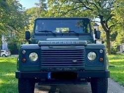Grün Gebraucht 2015 Land Rover Defender SUV | 68.000 € (Fairer Preis)