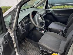Grau Gebraucht 2003 Opel Zafira Limousine | 650 € (Superpreis)