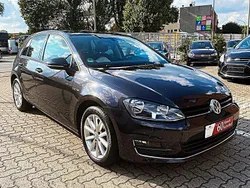 Grau Gebraucht 2015 VW Golf VII LOUNGE Limousine | 10.995 € (Guter Preis)