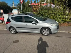 Silber Gebraucht 2009 Peugeot 207 Kombi | 1.800 € (Etwas zu teuer)