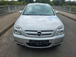 Silber Gebraucht 2004 Opel Signum Kombi | 3.600 €