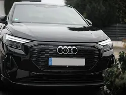 Schwarz Gebraucht 2022 Audi Q4 Sportback e-tron SUV | 37.000 € (Teuer)