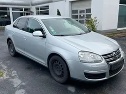 Silber Gebraucht 2009 VW Jetta Comfortline Limousine | 1.600 € (Guter Preis)