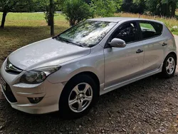 Silber Gebraucht 2011 Hyundai i30 Classic Limousine | 2.450 € (Fairer Preis)