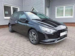 Schwarz Neu 2024 Hyundai i20 Kleinwagen | 17.900 € (Superpreis)