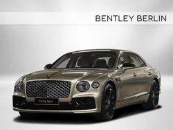 Gold Gebraucht 2023 Bentley Flying Spur Mulliner Limousine | 225.800 €