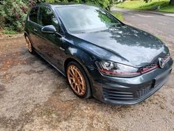 Grau Gebraucht 2016 VW Golf GTI Coupé | 16.299 €