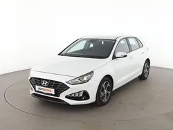 Weiß Gebraucht 2020 Hyundai i30 Trend Limousine | 13.790 € (Fairer Preis)