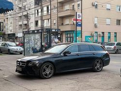 Schwarz Gebraucht 2018 Mercedes E220 AMG line Kombi | 16.700 € (Fairer Preis)