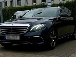 Blau Gebraucht 2017 Mercedes E220 Exclusive Kombi | 22.750 € (Fairer Preis)