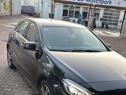 Schwarz Gebraucht 2016 Mercedes A180 Kombi | 13.000 € (Guter Preis)