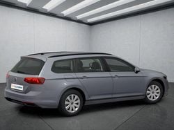 Grau Gebraucht 2022 VW Passat Kombi | 23.499 € (Fairer Preis)