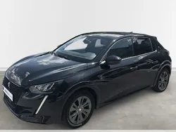 Lackierung schwarz perla nera/ Gebraucht 2021 Peugeot e-208 Allure Kleinwagen | 16.190 € (Fairer Preis)