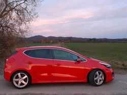 Rot Gebraucht 2025 Kia Ceed GT Kleinwagen | 12.950 €