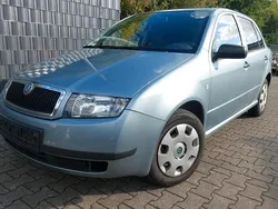 Grau Gebraucht 2003 Skoda Fabia Kleinwagen | 1.500 € (Fairer Preis)