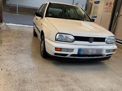 Weiß Gebraucht 1996 VW Golf III Kleinwagen | 1.450 €