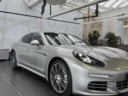 Silber Gebraucht 2016 Porsche Panamera 4S Limousine | 45.500 €
