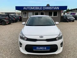Weiß Gebraucht 2018 Kia Rio 2 Limousine | 11.390 € (Fairer Preis)