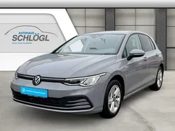 Mondsteingrau Gebraucht 2024 VW Golf VIII Life Limousine | 24.950 € (Fairer Preis)