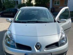 Grau Gebraucht 2007 Renault Clio II Limousine | 5.500 €