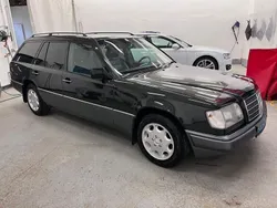 Schwarz Gebraucht 1994 Mercedes E200 Limousine | 14.900 €