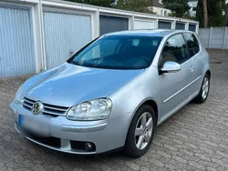 Silber Gebraucht 2008 VW Golf V Goal Limousine | 2.400 € (Guter Preis)