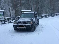 Schwarz Gebraucht 2005 Mitsubishi Pajero Top SUV | 8.900 € (Fairer Preis)