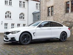 Weiß Gebraucht 2018 BMW 430 M Performance Coupé | 24.300 € (Fairer Preis)