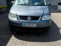 Grau Gebraucht 2005 VW Touran Van / Kleinbus | 1.000 € (Guter Preis)