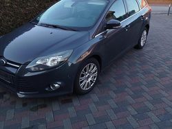 Grau Gebraucht 2012 Ford Focus Kombi | 3.300 € (Fairer Preis)
