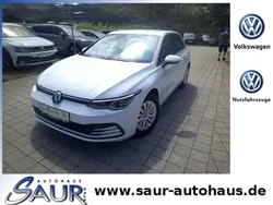 Pure white Gebraucht 2021 VW Golf VIII Basis Limousine | 17.489 € (Guter Preis)