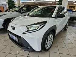Weiss Gebraucht 2022 Toyota Aygo Kleinwagen | 13.890 € (Guter Preis)