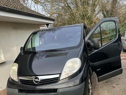 Schwarz Gebraucht 2011 Opel Vivaro Van | 8.999 €
