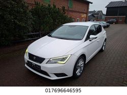 Weiß Gebraucht 2014 Seat Leon Reference Limousine | 7.900 € (Fairer Preis)