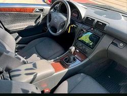 Silber Gebraucht 2000 Mercedes C200 Limousine | 2.499 €