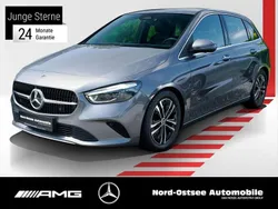 Metalliclack mountaingrau Gebraucht 2024 Mercedes B200 Van / Kleinbus | 32.890 € (Teuer)