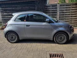 Grau Gebraucht 2022 Fiat 500e Icon Kleinwagen | 17.500 € (Guter Preis)