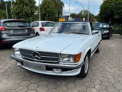 Weiß Gebraucht 1986 Mercedes SL300 Cabrio | 32.990 €
