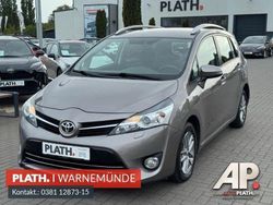 Braun Gebraucht 2014 Toyota Verso Life Van / Kleinbus | 6.690 € (Teuer)